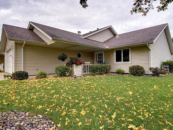 2nd image of 1086 Riverwood Ct