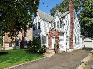 17 Coleman Ter, Tenafly, NJ 07670