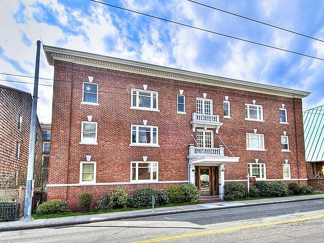 1st image of 4725 15th Ave NE APT 31