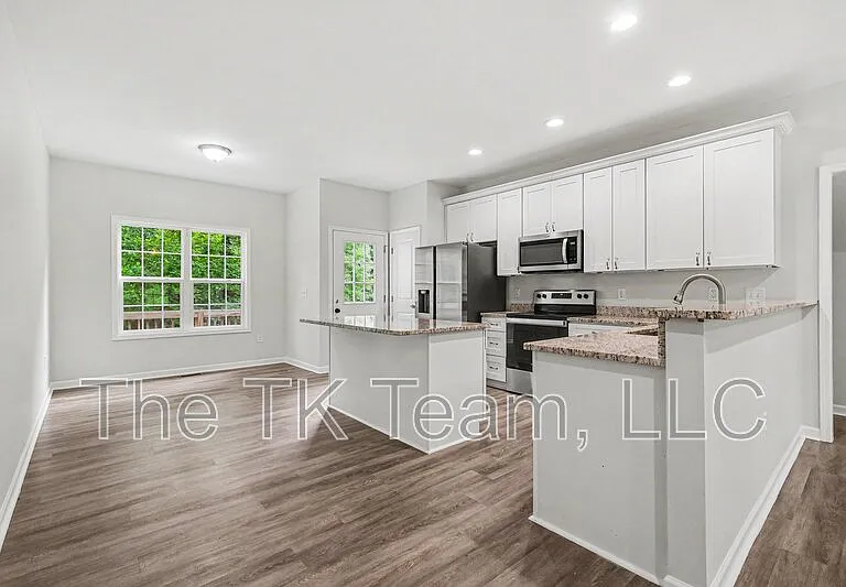 324 N Milford Rd — Photo 4