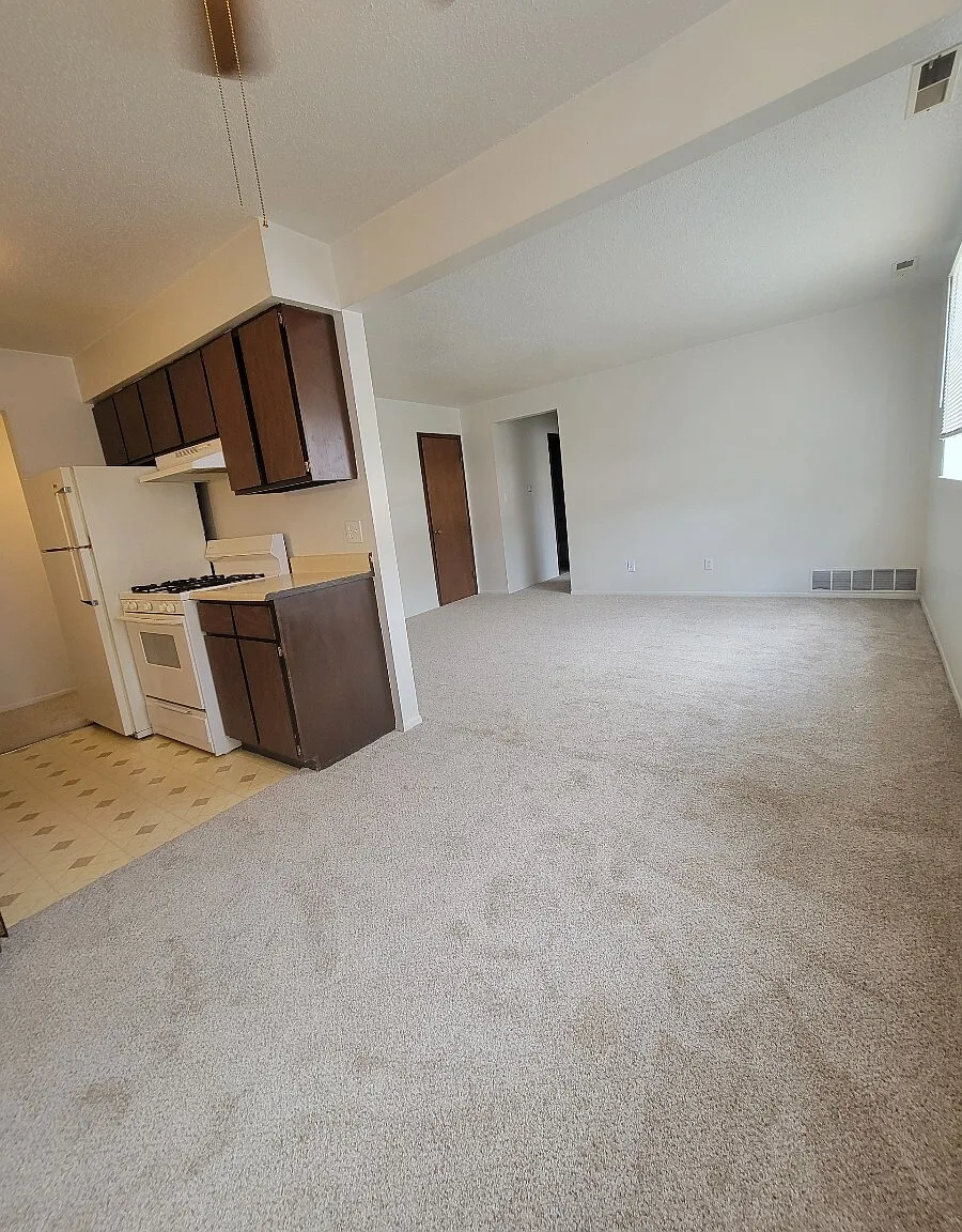 Tecumseh Apartments — Photo 2