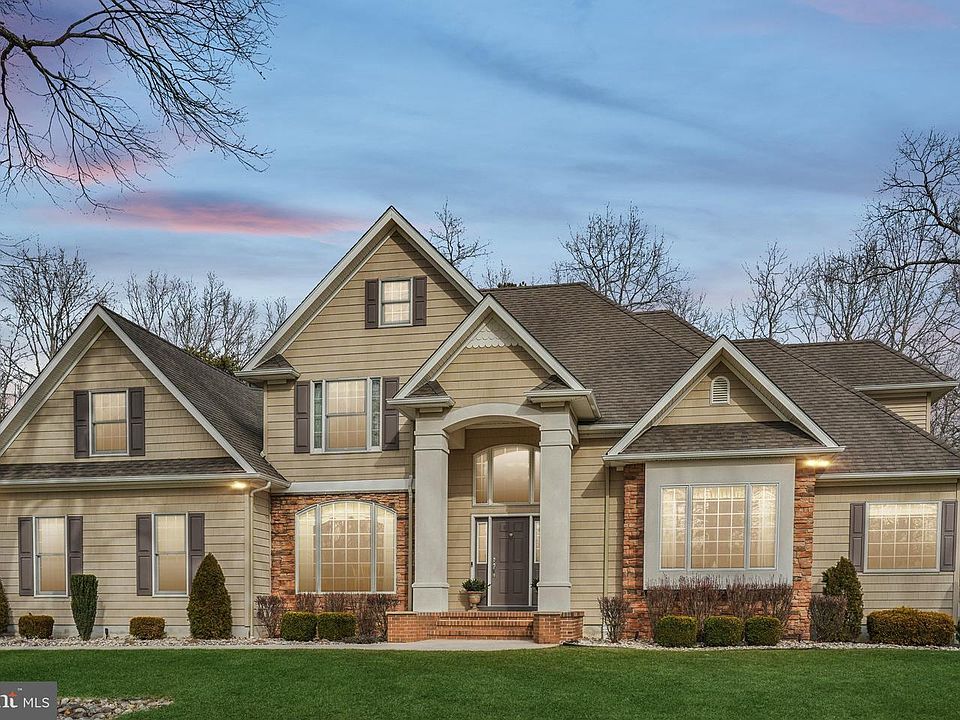 1st image of 3661 Canterbury Ln