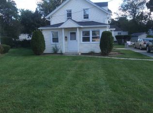6 1st Ave, Westbury, NY 11590