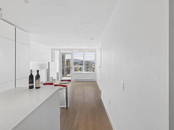 3rd image of 908 Quayside Dr #1901
