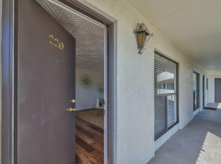 500 Glenwood Cir APT 220, Monterey, CA 93940