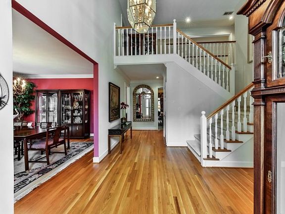 3rd image of 1827 Bishops Green Dr