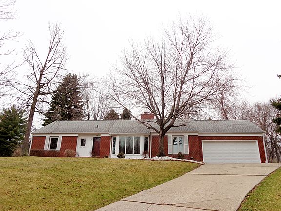 2nd image of 3905 N Brookside Dr