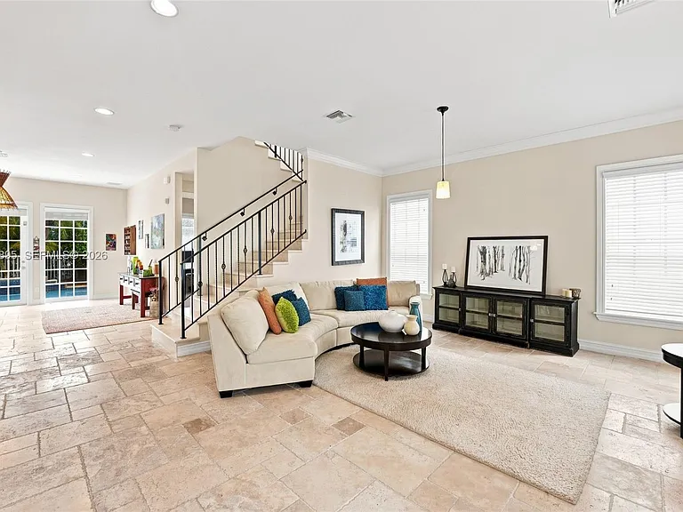 1419 SW 21st Ct — Photo 4