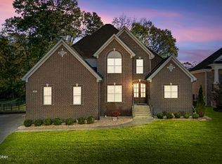 17117 Shakes Creek Dr, Fisherville, KY 40023