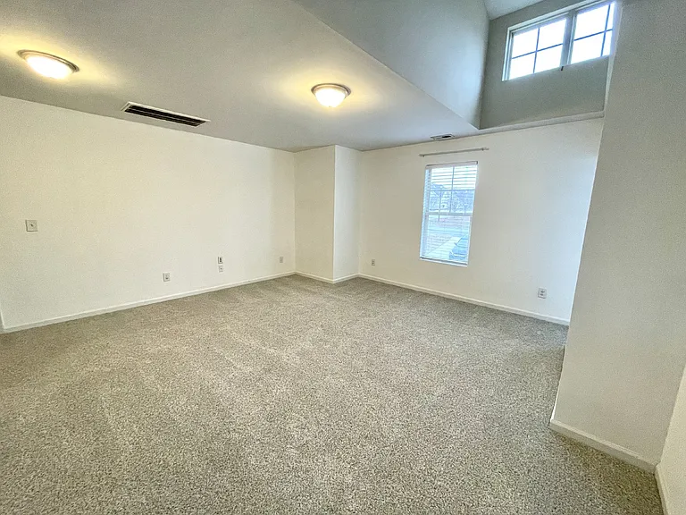 311 Highgrove Dr — Photo 13
