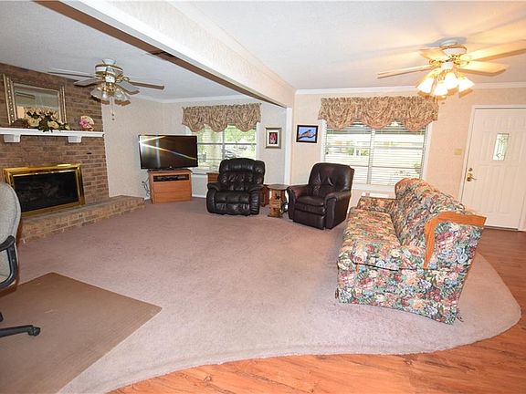 4th image of 1909 Sikes Ave
