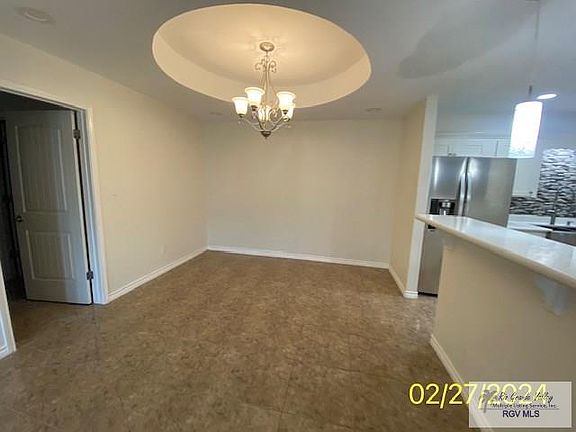 4th image of 1105 E Leggett Rd