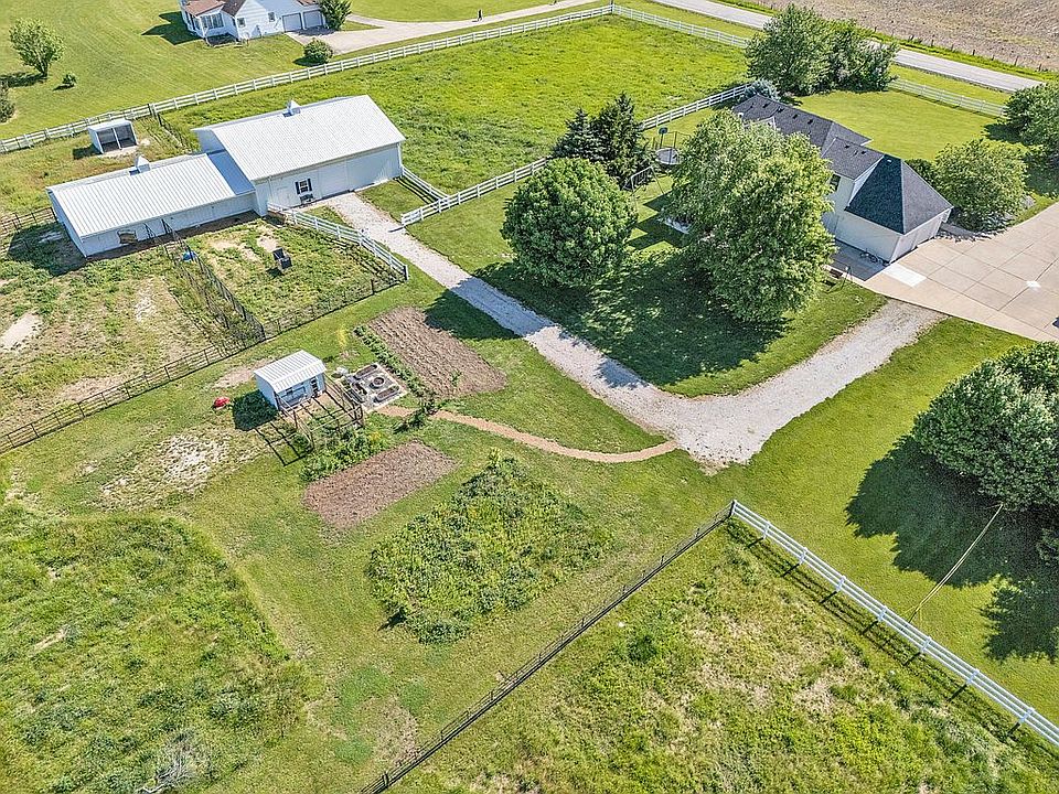 20590 Mission Rd, Stilwell, KS 66085 | Zillow