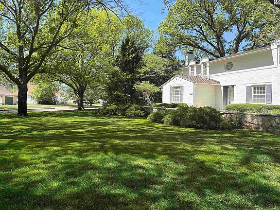 2nd image of 400 Hyde Park Dr