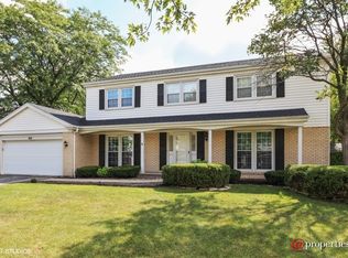 855 King Richards Ct, Deerfield, IL 60015