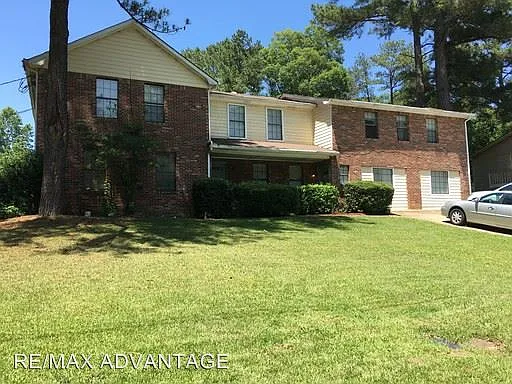 2488 Robin Hood Dr photo 1