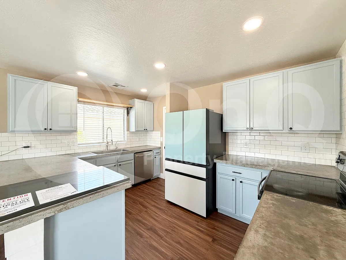 4 bed, 3.0 bath, 2154 sqft, $2,251 — Photo 3