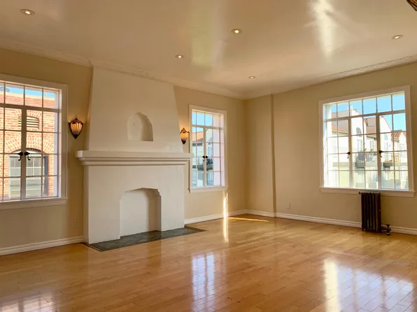 364 S Cloverdale Ave, Los Angeles, CA