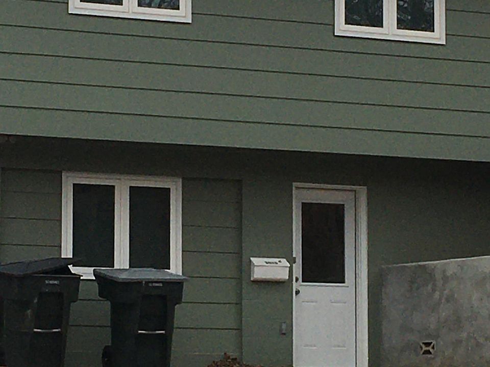 2nd image of 3515 Vine Ave