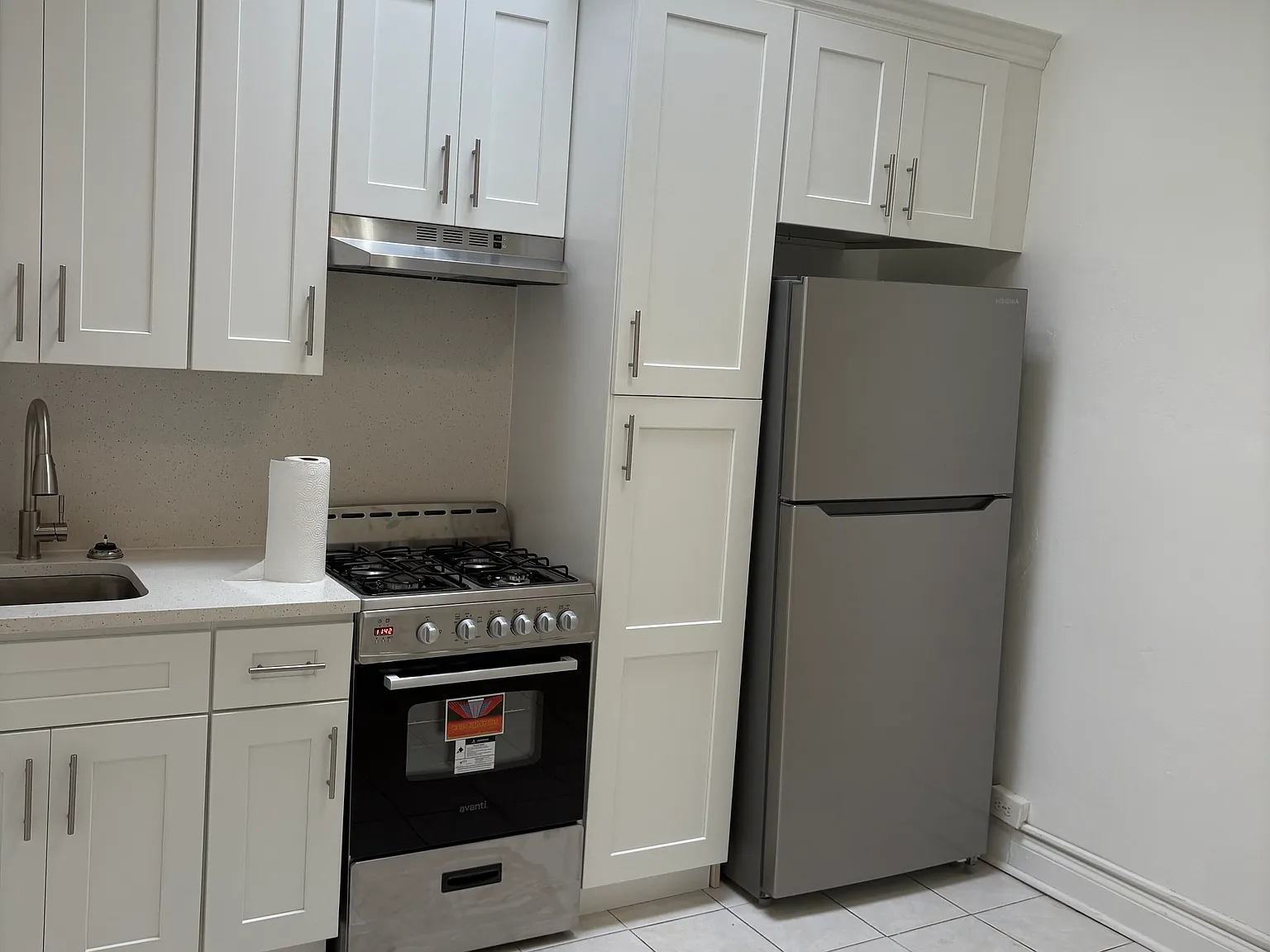163 N Main St — Photo 3