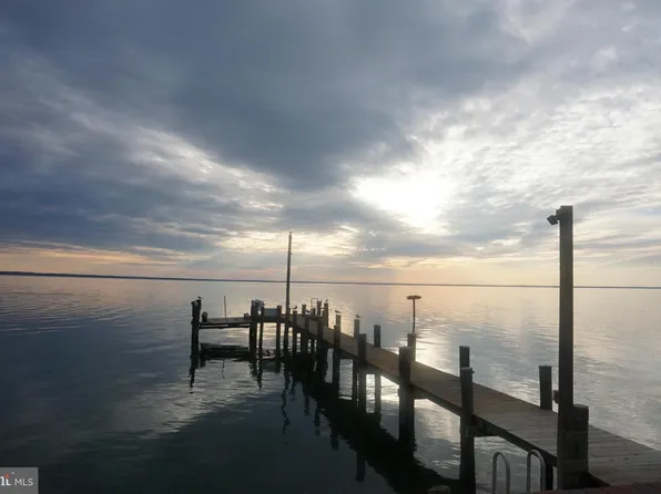 15141 Potomac River Dr, Cobb Island, MD 20625