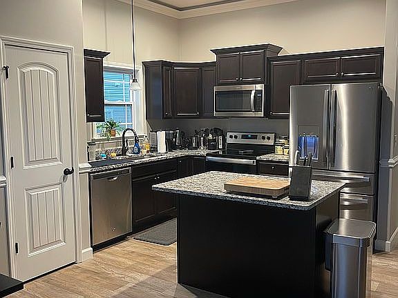 4th image of 1305 Lindale Pl