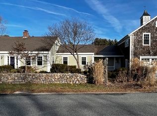 695 Chocolog Rd, Uxbridge, MA 01569