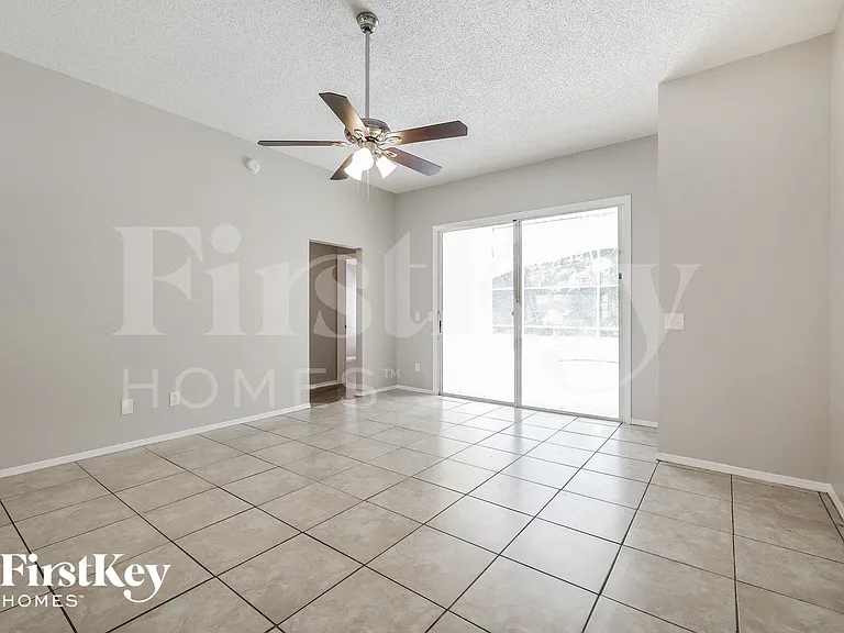 2639 Chatham Cir — Photo 4