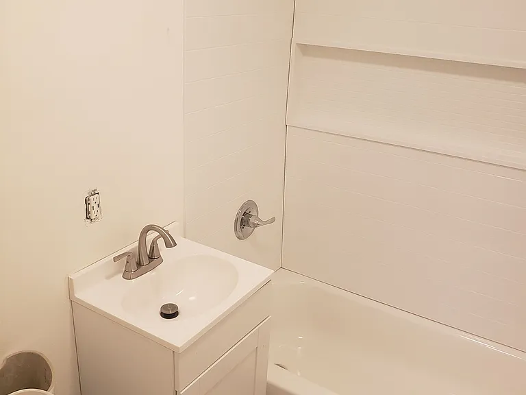 2833 Barrett Ave — Photo 9