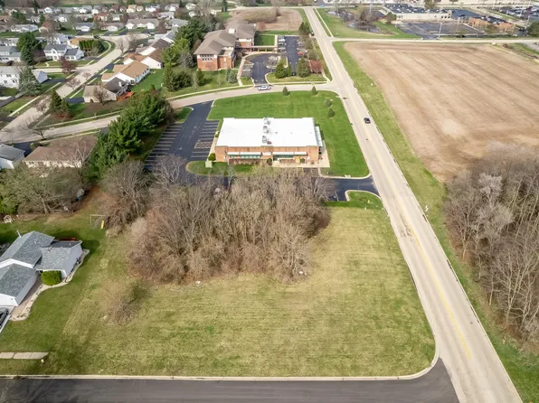 6783 Fincham Dr, Rockford, IL 61108