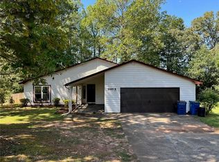 8495 Plumtree Dr, Riverdale, GA 30274