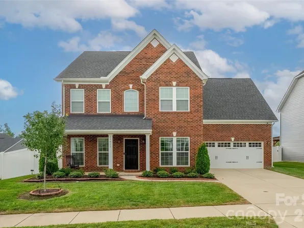 13411 Quicksilver Ln, Huntersville, NC 28078