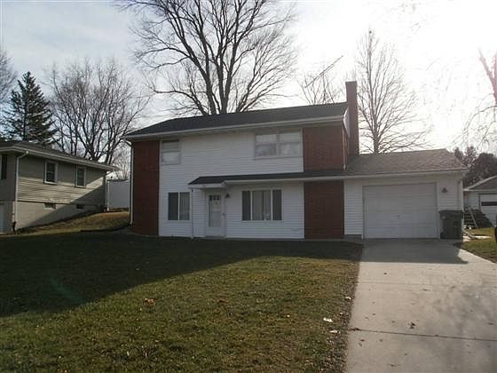 1st image of 912 2nd Ave NE