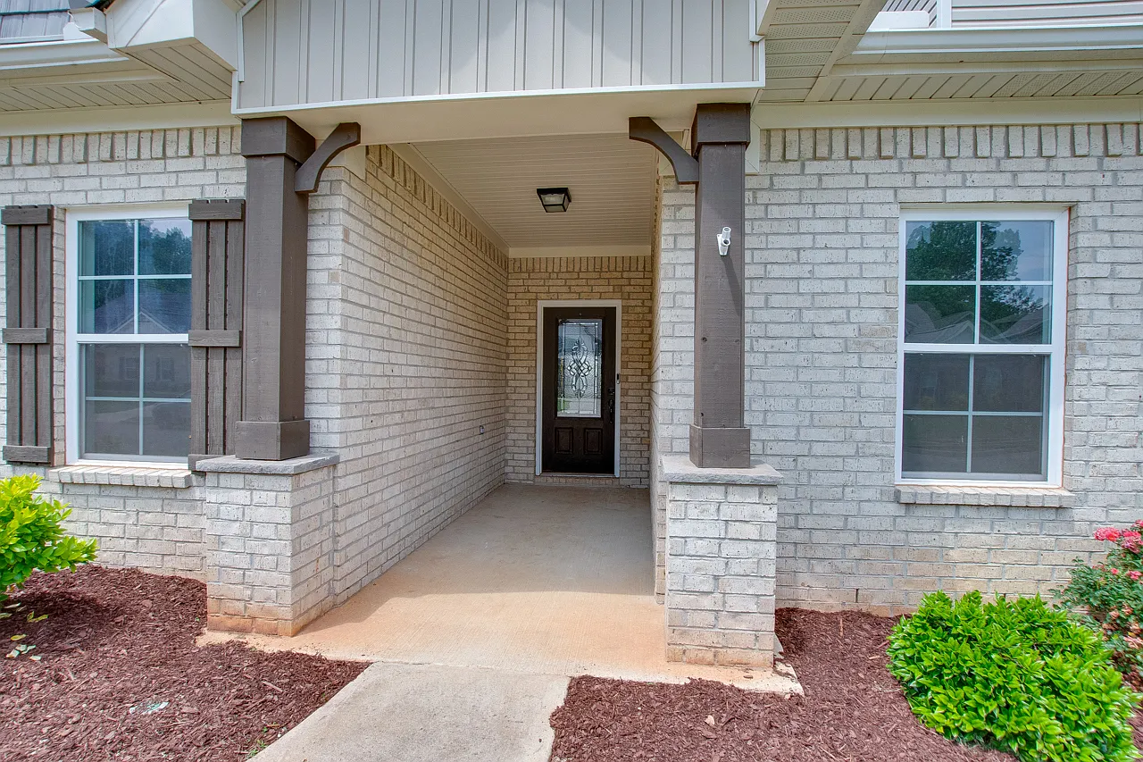 3 bed, 1958 sqft, $2,500 — Photo 3