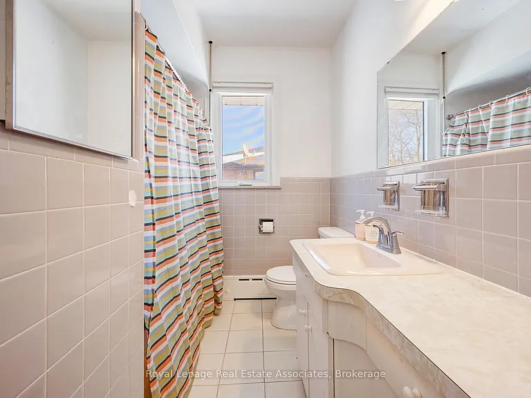 49 Bemersyde Dr #A — Photo 16