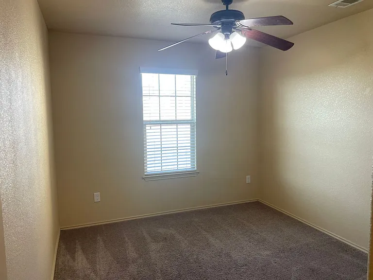 2804 Hector Dr — Photo 7