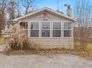 1401 White Birch Dr, Stanton, MI 48888