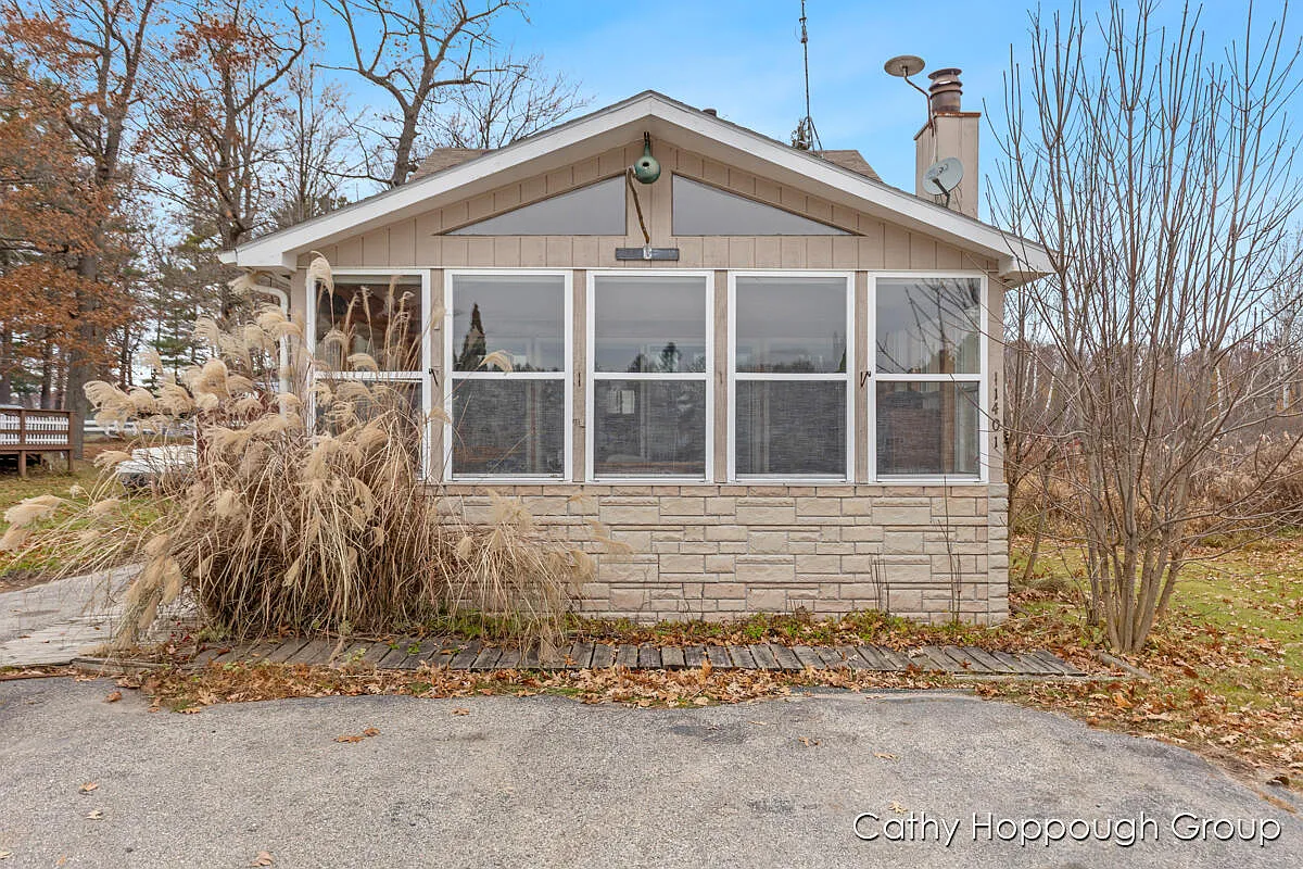 1401 White Birch Dr photo 1