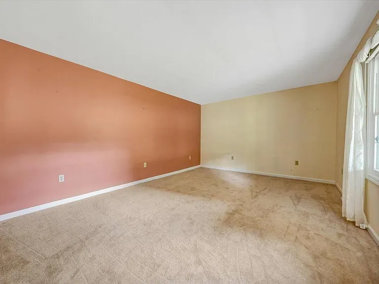 1066 Coopers Cove Rd — Photo 10