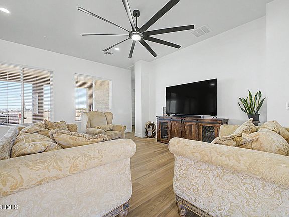 4th image of 849 N SHANNON Place