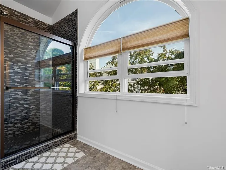 1 Alicia Ln #B — Photo 9