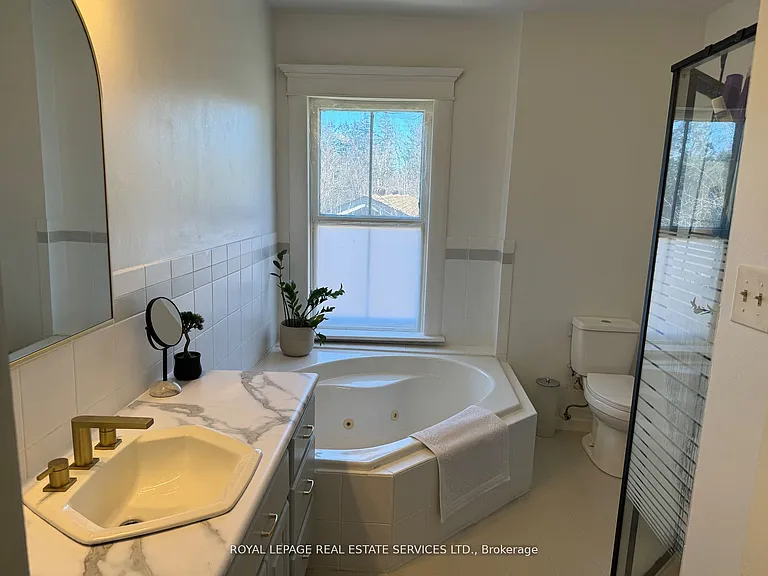 496 Walkers Line — Photo 21