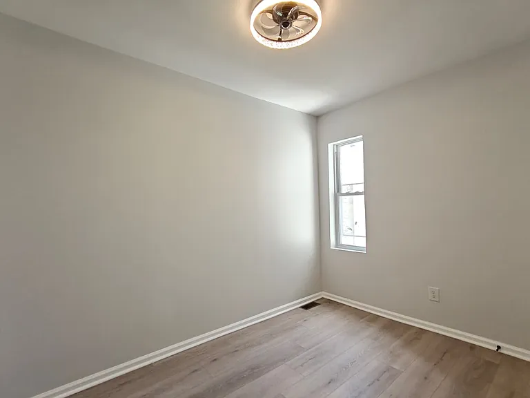 344 N Redfield St — Photo 11