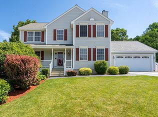 61 Bear Path Ln, Hudson, NH 03051