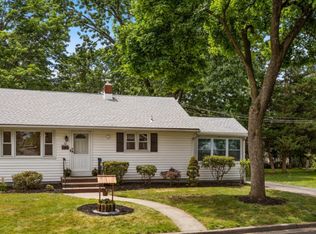 10 Labakan Pl, Highland Park, NJ 08904