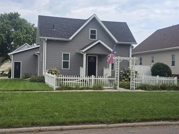 203 Madison St, Remsen, IA 51050