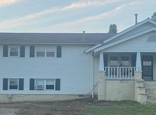 1382 Towe String Rd, Jacksboro, TN 37757