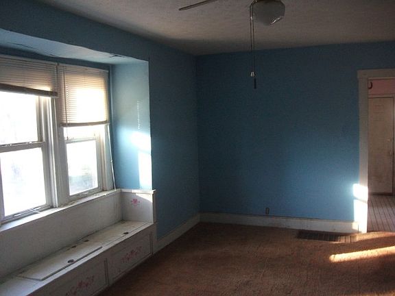 5th image of 3434 Main St