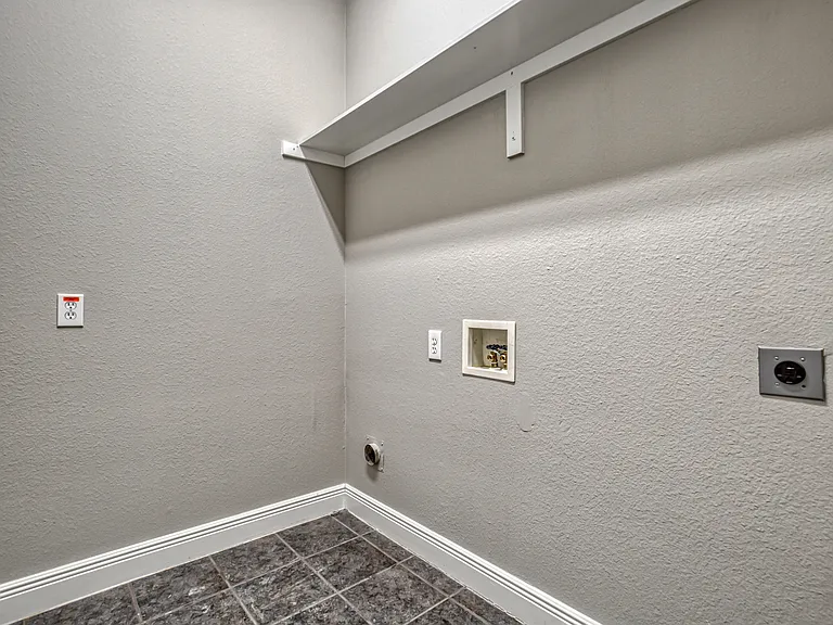 6533 Riveredge Dr — Photo 60