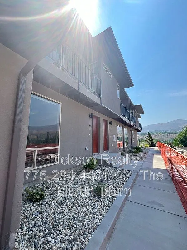 Building Photo - 760 Bluffs Ct #101